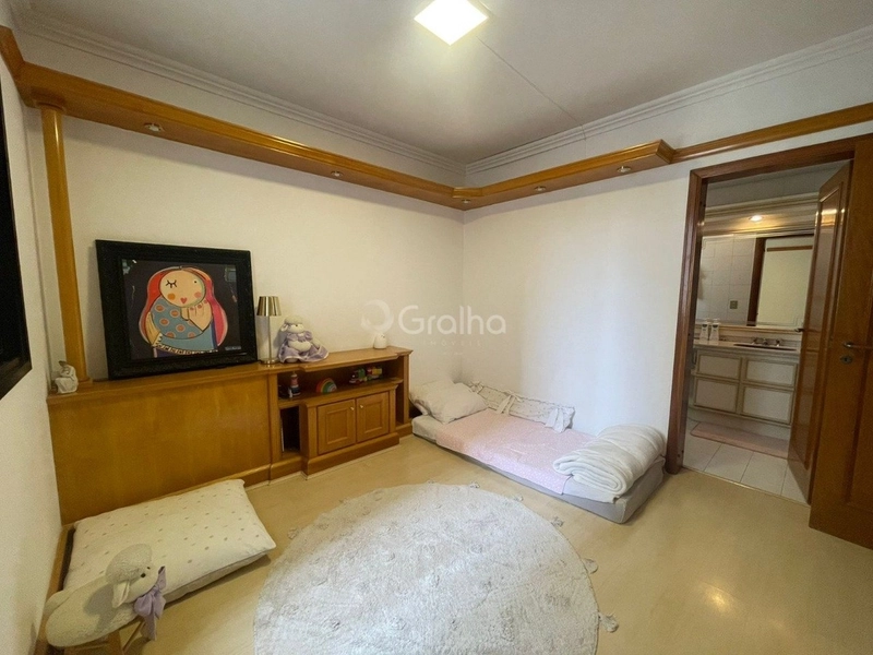 Apartamento no Centro com 4 dormitórios sendo 2 suítes e 2 vgs 237m²: 13ª foto da galeria de imagens do imóvel