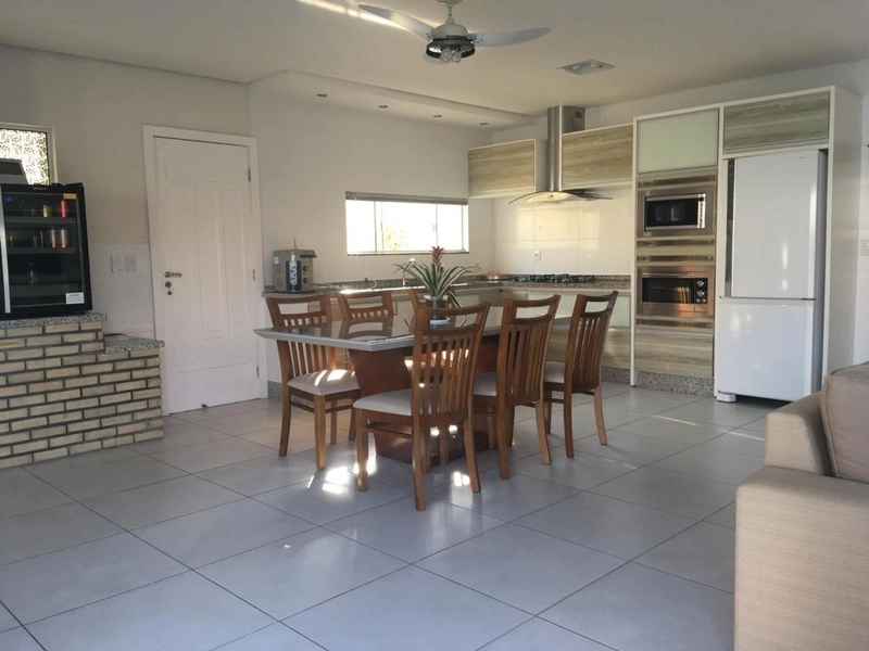 Casa no Carianos com 4 dormitórios 1 suíte com sacada -321 m²: 1ª foto da galeria de imagens do imóvel