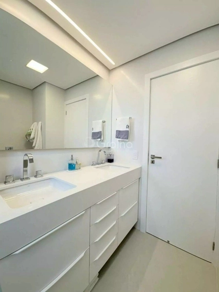 Apartamento no Centro com 3 dormitórios, sendo 1 suíte 2 vagas 229 m²: 23ª foto da galeria de imagens do imóvel