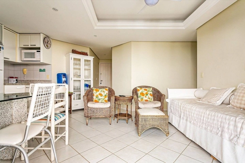 Apartamento em Jurerê com 2 dormitórios, sendo 1 suíte: 2ª foto da galeria de imagens do imóvel