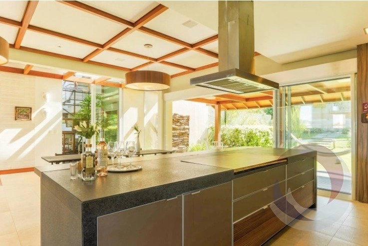 Casa no João Paulo com 5 dormitórios, sendo 4 suítes e 5 vagas: 10ª foto da galeria de imagens do imóvel