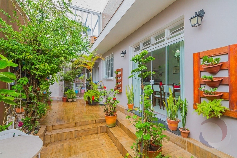Casa residencial na Trindade com 6 dormitórios sendo 2 suítes - 368m²: 5ª foto da galeria de imagens do imóvel