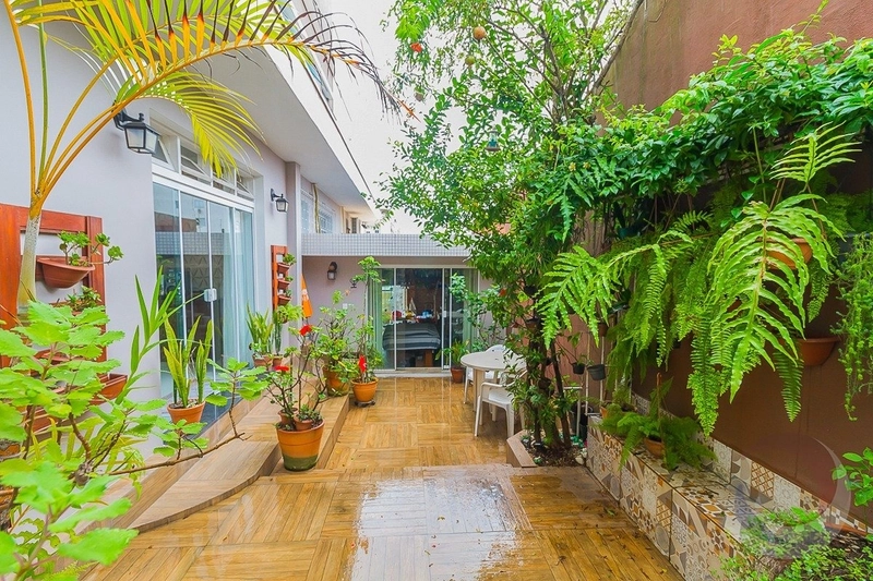 Casa residencial na Trindade com 6 dormitórios sendo 2 suítes - 368m²: 2ª foto da galeria de imagens do imóvel