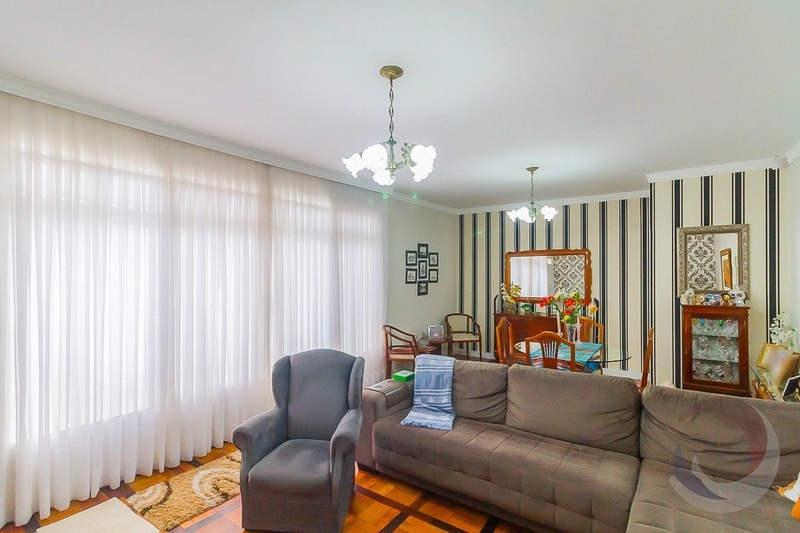 Casa residencial na Trindade com 6 dormitórios sendo 2 suítes - 368m²: 21ª foto da galeria de imagens do imóvel