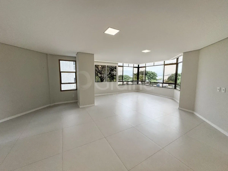 Apartamento na Agronômica Com 3 dormitórios, sendo 03 suíte e 2 vagas: 2ª foto da galeria de imagens do imóvel