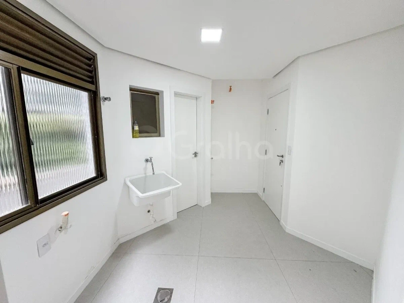 Apartamento na Agronômica Com 3 dormitórios, sendo 03 suíte e 2 vagas: 14ª foto da galeria de imagens do imóvel