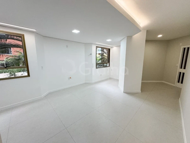 Apartamento na Agronômica Com 3 dormitórios, sendo 03 suíte e 2 vagas: 10ª foto da galeria de imagens do imóvel