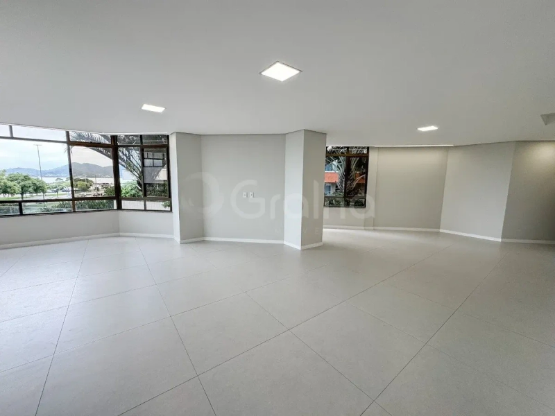 Apartamento na Agronômica Com 3 dormitórios, sendo 03 suíte e 2 vagas: 3ª foto da galeria de imagens do imóvel