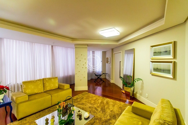 Apartamento na Agronômica Com 4 dormitórios, sendo 02 suíte e 2 vagas: 6ª foto da galeria de imagens do imóvel