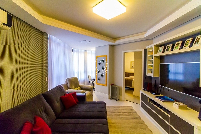Apartamento na Agronômica Com 4 dormitórios, sendo 02 suíte e 2 vagas: 1ª foto da galeria de imagens do imóvel