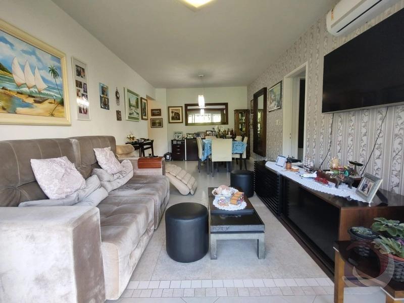 Apartamento na Agronômica com 3 dormitórios, sendo 1 suíte e 1 vaga: 1ª foto da galeria de imagens do imóvel