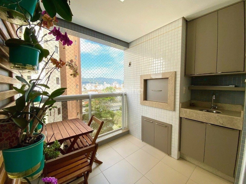 Apartamento na Agronômica com 3 dormitórios, sendo 1 suíte e 1 vaga.: 1ª foto da galeria de imagens do imóvel
