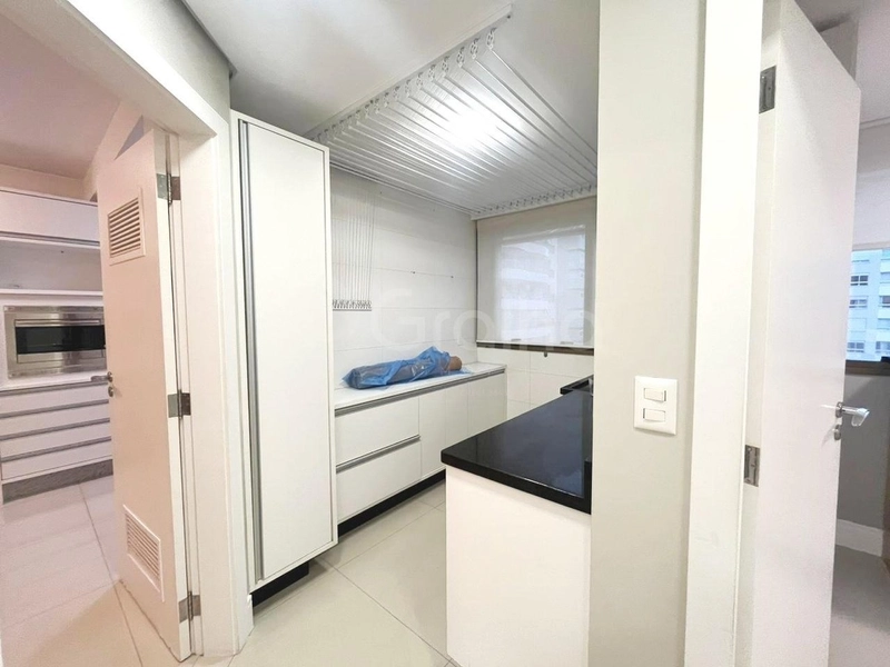 Apartamento no Centro  com 4 suítes e 4 vagas de garagem - 256 m²: 9ª foto da galeria de imagens do imóvel