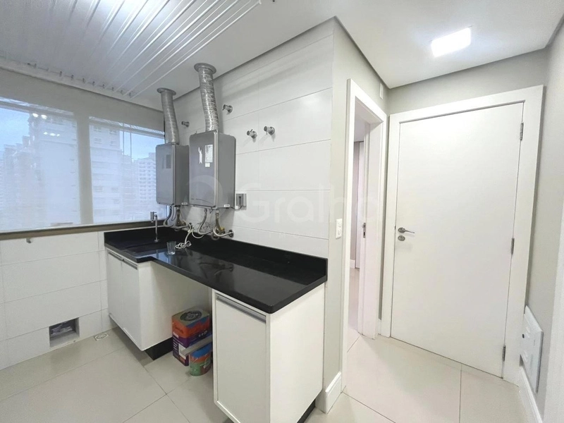 Apartamento no Centro  com 4 suítes e 4 vagas de garagem - 256 m²: 25ª foto da galeria de imagens do imóvel