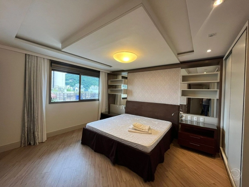Apartamento no Centro com 3 suítes e 4 vagas de garagem - 256 m²: 18ª foto da galeria de imagens do imóvel