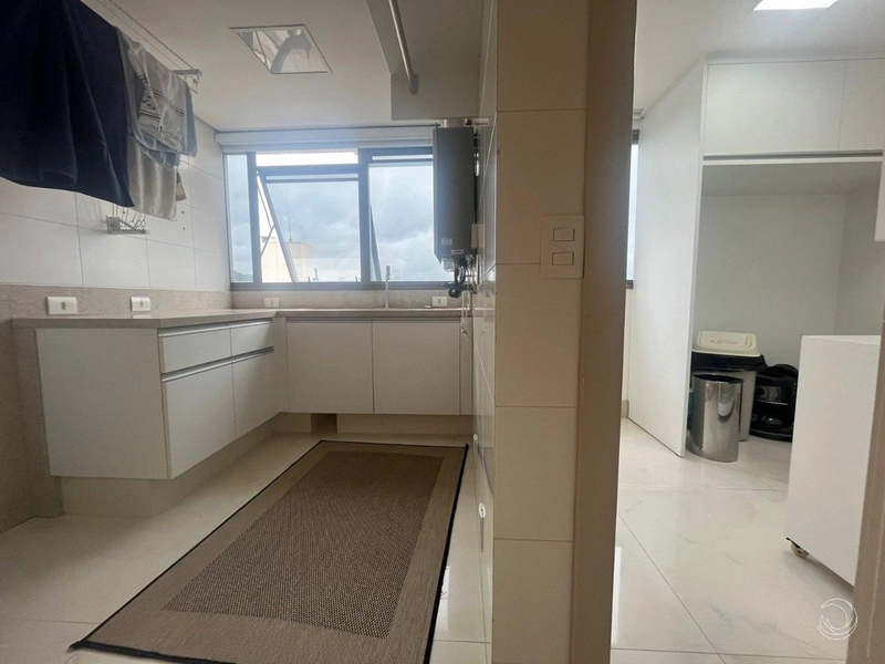 Apartamento no Centro com 3 suítes e 4 vagas de garagem - 256 m²: 15ª foto da galeria de imagens do imóvel