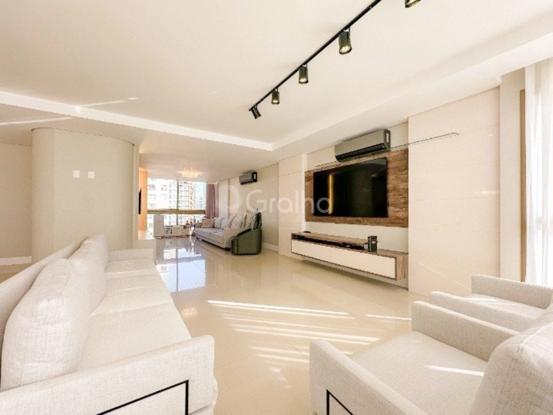 Apartamento no Centro  com 4 suítes e 4 vagas de garagem - 256 m²: 4ª foto da galeria de imagens do imóvel