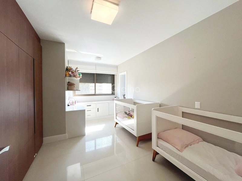 Apartamento no Centro  com 4 suítes e 4 vagas de garagem - 256 m²: 24ª foto da galeria de imagens do imóvel