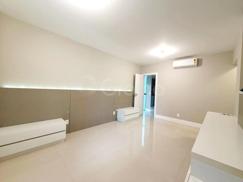 Apartamento no Centro  com 4 suítes e 4 vagas de garagem - 256 m²: 20ª foto da galeria de imagens do imóvel