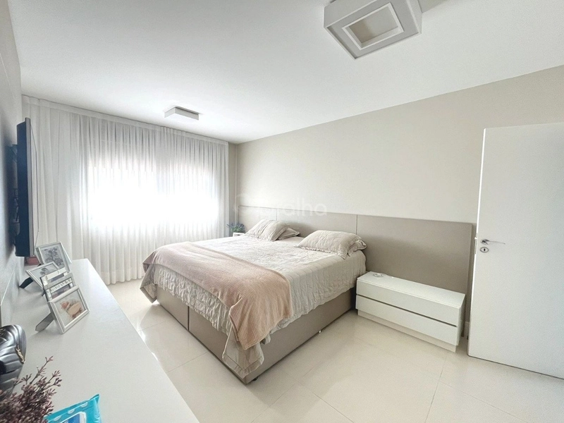 Apartamento no Centro  com 4 suítes e 4 vagas de garagem - 256 m²: 15ª foto da galeria de imagens do imóvel