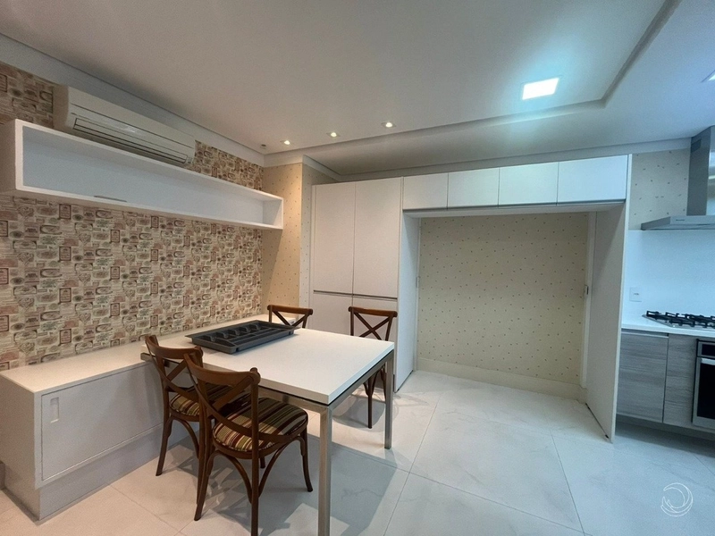Apartamento no Centro com 3 suítes e 4 vagas de garagem - 256 m²: 10ª foto da galeria de imagens do imóvel