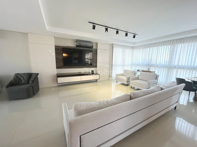 Apartamento no Centro  com 4 suítes e 4 vagas de garagem - 256 m²: 2ª foto da galeria de imagens do imóvel