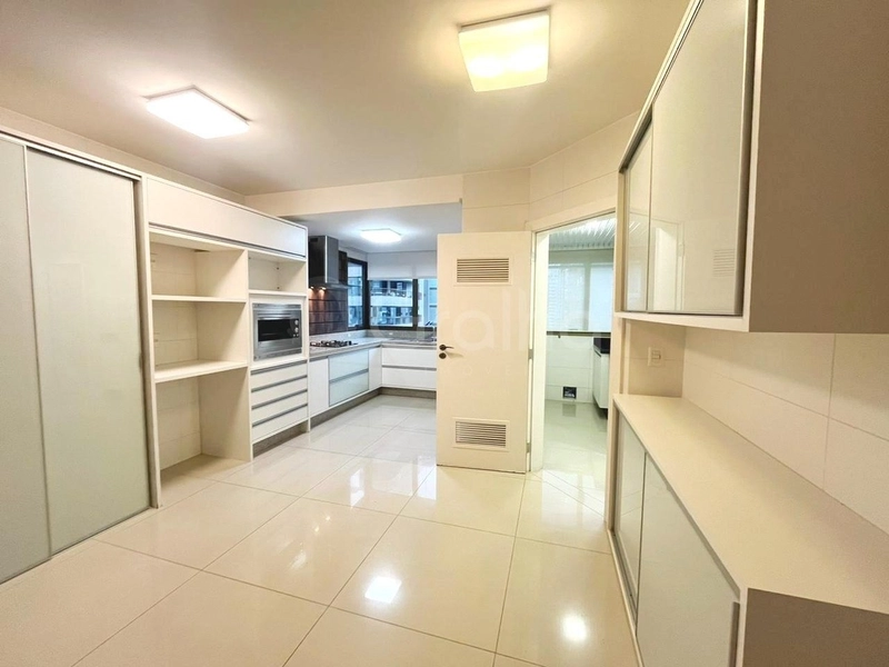 Apartamento no Centro  com 4 suítes e 4 vagas de garagem - 256 m²: 7ª foto da galeria de imagens do imóvel