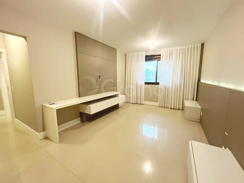 Apartamento no Centro  com 4 suítes e 4 vagas de garagem - 256 m²: 11ª foto da galeria de imagens do imóvel