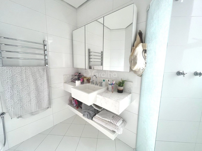 Apartamento no Centro  com 4 suítes e 4 vagas de garagem - 256 m²: 28ª foto da galeria de imagens do imóvel