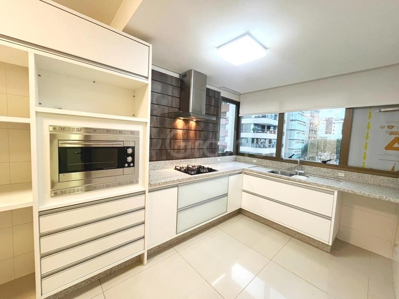 Apartamento no Centro  com 4 suítes e 4 vagas de garagem - 256 m²: 6ª foto da galeria de imagens do imóvel