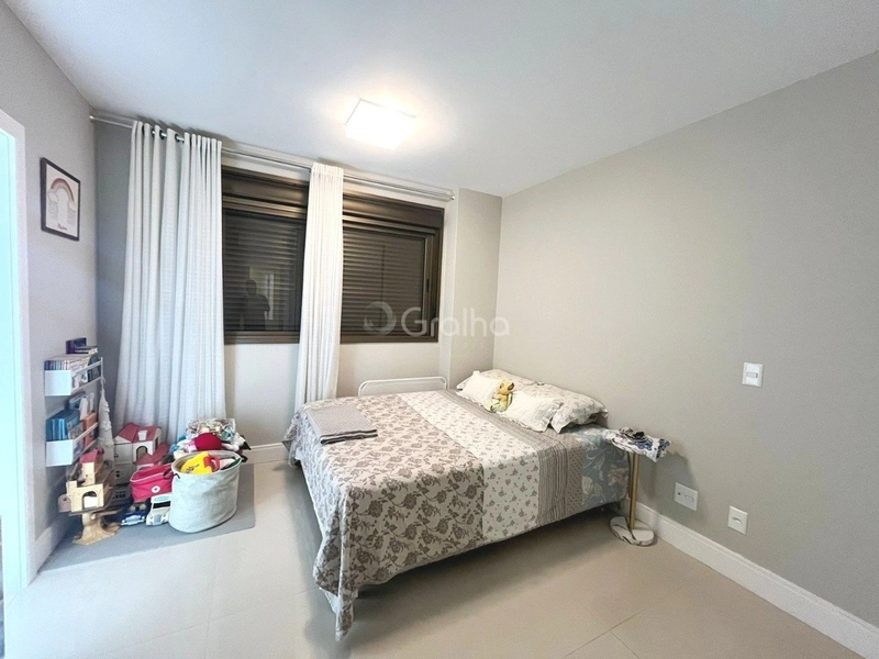 Apartamento no Centro  com 4 suítes e 4 vagas de garagem - 256 m²: 23ª foto da galeria de imagens do imóvel