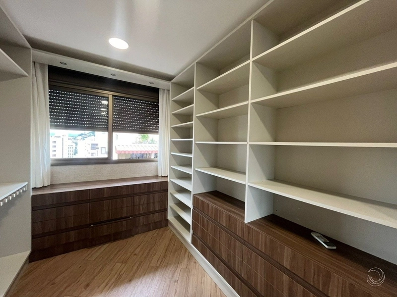 Apartamento no Centro com 3 suítes e 4 vagas de garagem - 256 m²: 36ª foto da galeria de imagens do imóvel