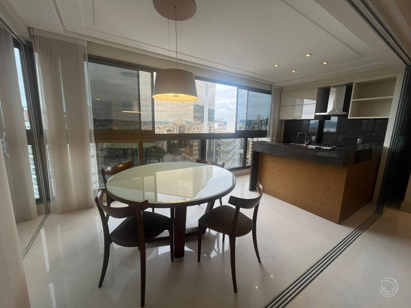 Apartamento no Centro com 3 suítes e 4 vagas de garagem - 256 m²: 2ª foto da galeria de imagens do imóvel