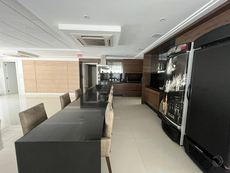Apartamento no Centro com 3 suítes e 4 vagas de garagem - 256 m²: 42ª foto da galeria de imagens do imóvel