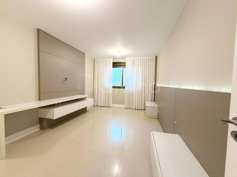 Apartamento no Centro  com 4 suítes e 4 vagas de garagem - 256 m²: 18ª foto da galeria de imagens do imóvel