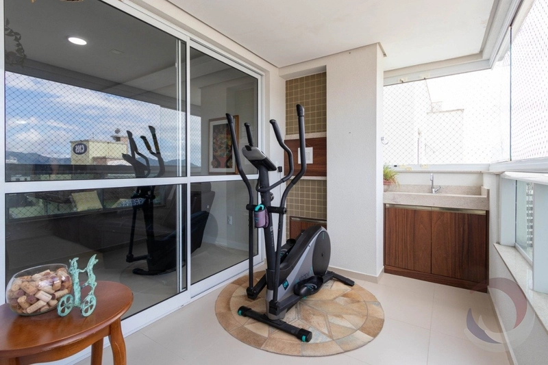 Apartamento na Agronomica com 3 dormitórios 1 suíte e 5 vagas - 133m²: 3ª foto da galeria de imagens do imóvel