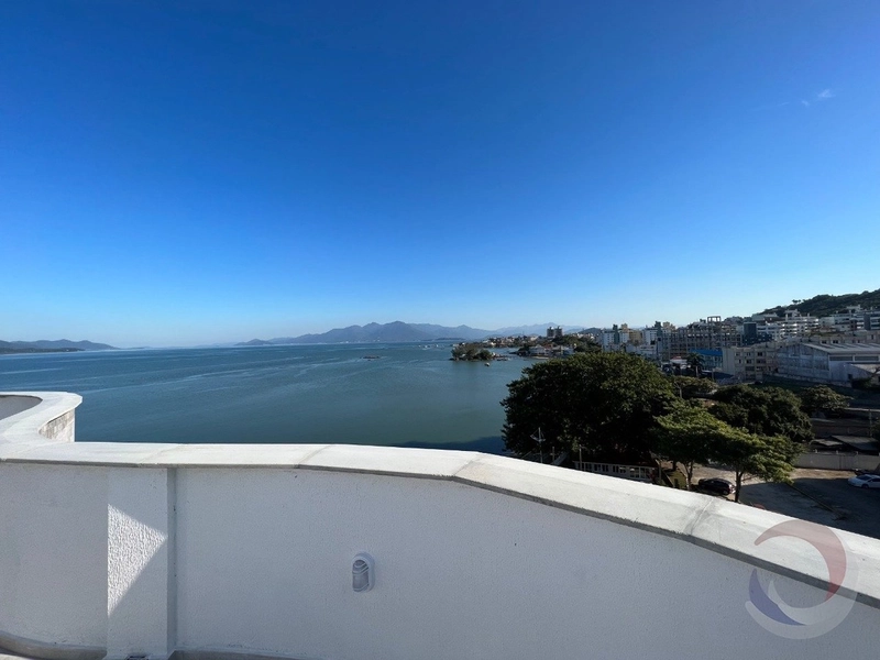 Apartamento em Coqueiros com 4 dormitórios, sendo 4 suíte e 3 vagas: 5ª foto da galeria de imagens do imóvel