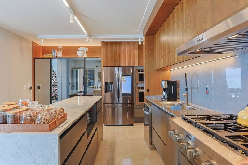 Apartamento na Beira mar com 4 dormitórios 4 suítes e 3 vagas - 308m: 12ª foto da galeria de imagens do imóvel