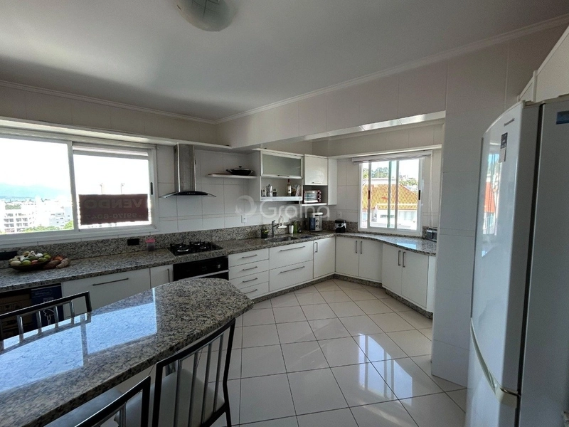 Apartamento em coqueiros com 03 dormitórios, sendo 01 suíte e 1 vaga: 8ª foto da galeria de imagens do imóvel