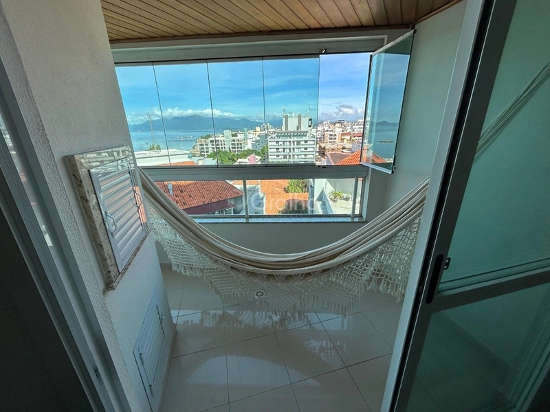 Apartamento em coqueiros com 03 dormitórios, sendo 01 suíte e 1 vaga: 12ª foto da galeria de imagens do imóvel