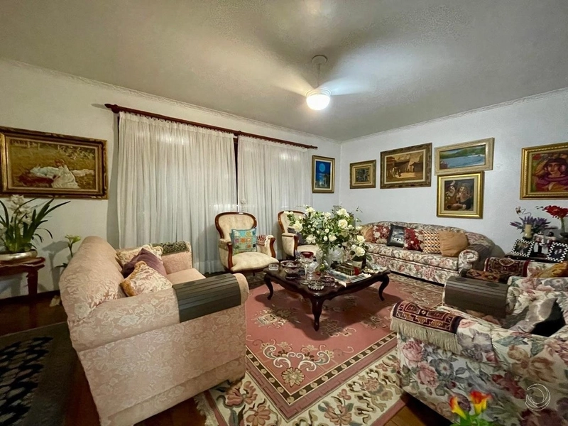 Casa em Coqueiros com 4 dormitórios, sendo 2 suítes e 4 vagas: 3ª foto da galeria de imagens do imóvel