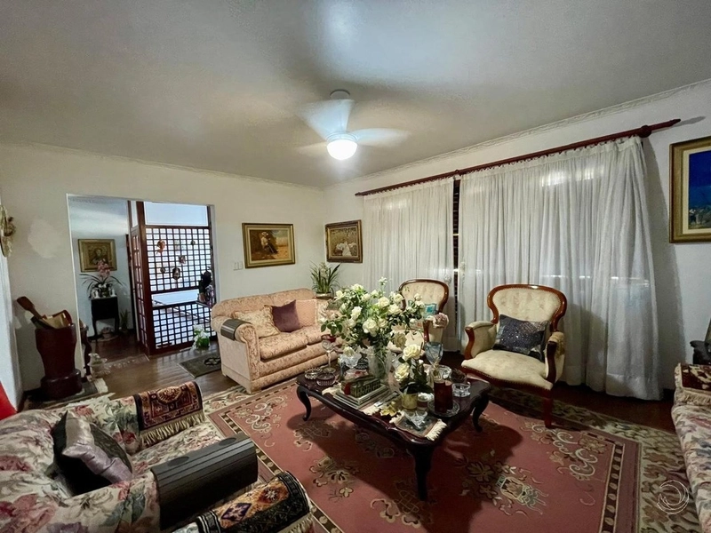Casa em Coqueiros com 4 dormitórios, sendo 2 suítes e 4 vagas: 4ª foto da galeria de imagens do imóvel