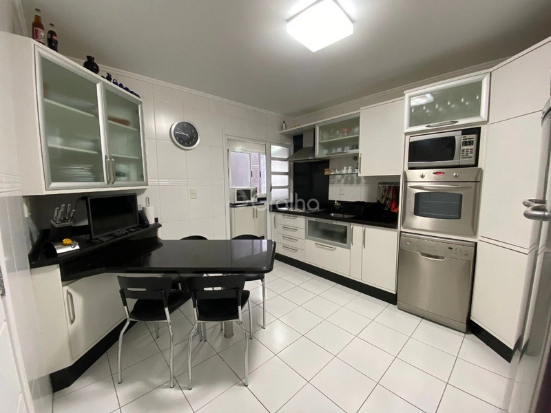 Apartamento na Beira Mar com 4 dormitórios 3 suítes e 2 vagas: 7ª foto da galeria de imagens do imóvel