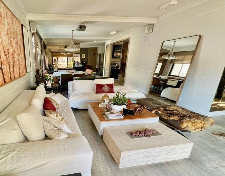 Apartamento no centro com 4 dormitórios 2 suítes e 4 vagas: 1ª foto da galeria de imagens do imóvel