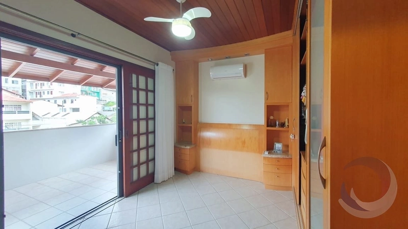 Casa na Agronômica com 4 dormitórios 1 suíte e 8 vagas - 162 m²: 15ª foto da galeria de imagens do imóvel