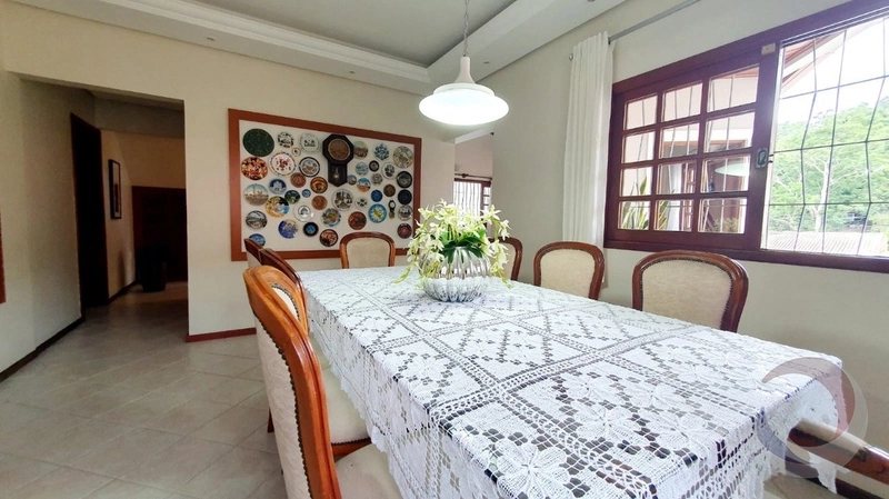 Casa na Agronômica com 4 dormitórios 1 suíte e 8 vagas - 162 m²: 4ª foto da galeria de imagens do imóvel
