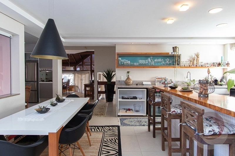 Casa residencial no João Paulo com 4 dormitórios, sendo 4 suítes: 8ª foto da galeria de imagens do imóvel