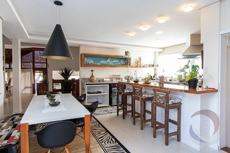 Casa residencial no João Paulo com 4 dormitórios, sendo 4 suítes: 4ª foto da galeria de imagens do imóvel