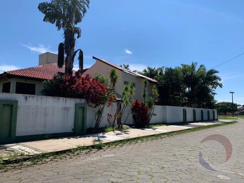 Casa no Córrego Grande com 4 dormitórios, sendo 4 suítes,: 1ª foto da galeria de imagens do imóvel