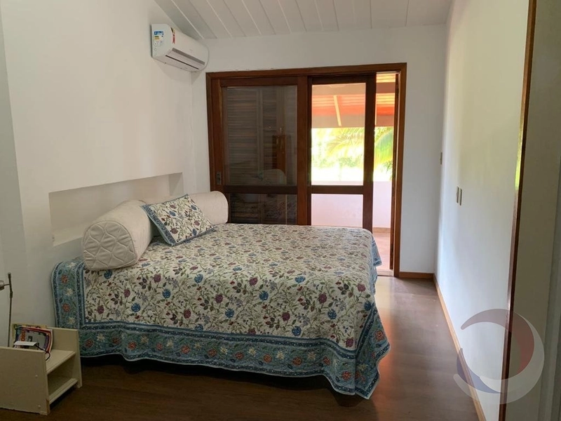 Casa no Córrego Grande com 4 dormitórios, sendo 4 suítes,: 14ª foto da galeria de imagens do imóvel